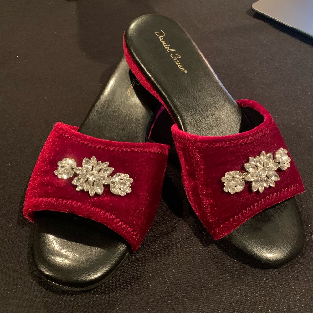 NEW Red Velvet Rhinestone Daniel Green Women’s Shoes